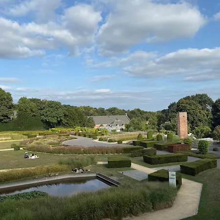 Atomium Canopy 公寓 *
