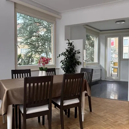 Atomium Canopy דירה בריסל