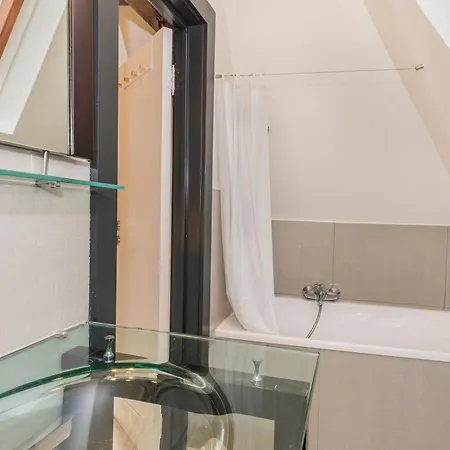 Agora Grand Place 3*