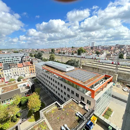 - - - - - Au Sixieme Ciel - - - - - Brussels