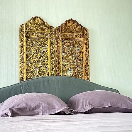 - - - - - Au Sixieme Ciel - - - - - * Brusel