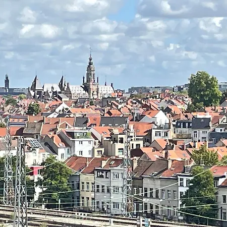 - - - - - Au Sixieme Ciel - - - - - * Brussels