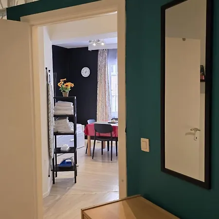 Sleepover Center דירה *