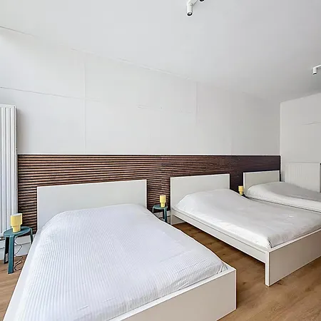 Spot - Louise * Βρυξέλλες