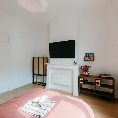 Slow Moments In Βρυξέλλες