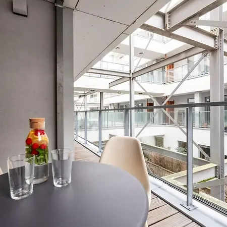 Contemporary Comfort In The Heart Of The 아파트 브뤼셀