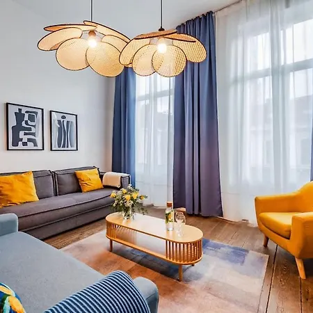 Exclusive 2br With Unesco Views Lägenhet