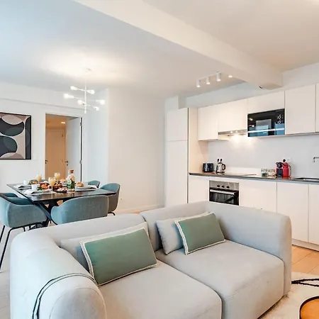 3br Nato & Eu - Freeluggage Apartment *