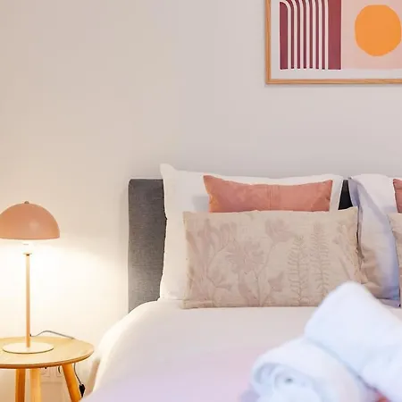 3br Nato & Eu - Freeluggage Apartment