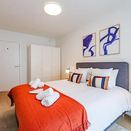 Luxurious 2-br Flat Near Nato & Eu