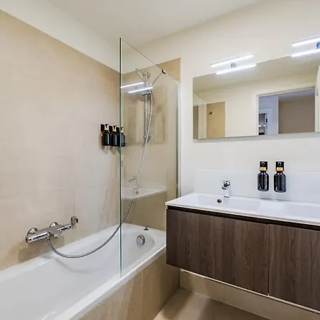 Luxurious 2-br Flat Near Nato & Eu Brüsszel