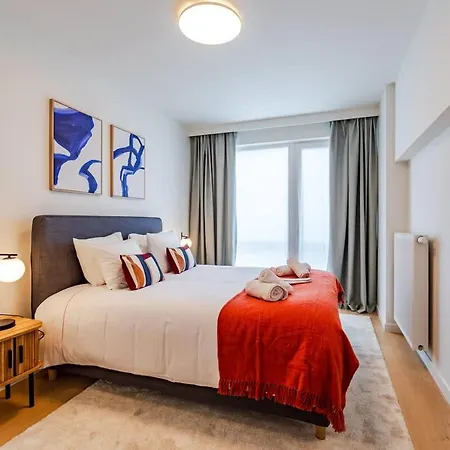 Luxurious 2-br Flat Near Nato & Eu Apartman *