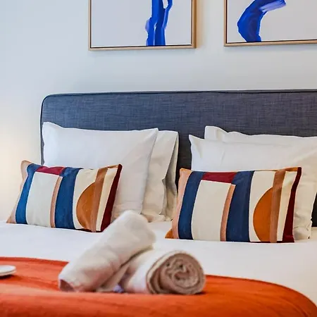 Luxurious 2-br Flat Near Nato & Eu