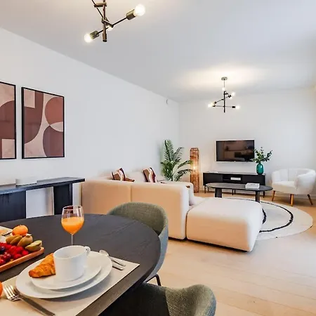 2br Near Nato & Eu Apartman *