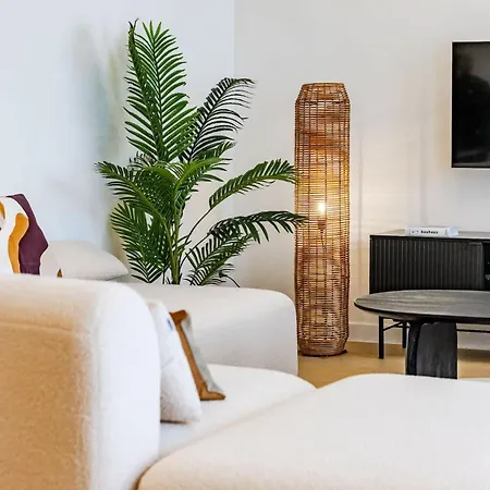 2br Near Nato & Eu Apartman