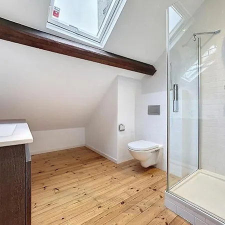 Confort Lit Simple, Salle De Bain Prive Proche Du Metro Veeweyde, منزل للإقامة *