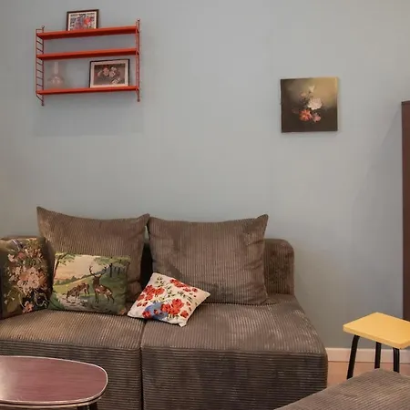 Chaleureux Aux Marolles Apartment *