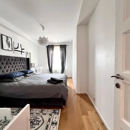 Cozy For 9 Guests Midi Station