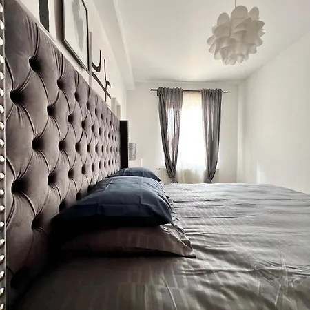 Cozy For 9 Guests Midi Station Apartment