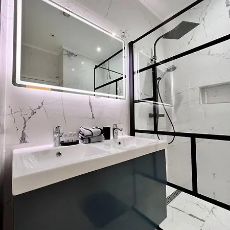 Cozy For 9 Guests Midi Station Apartment Brussels