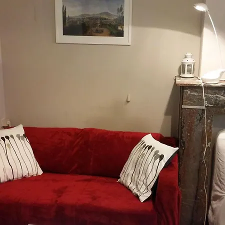 And Convenient Near Supermarkets And Public Transports Apartament