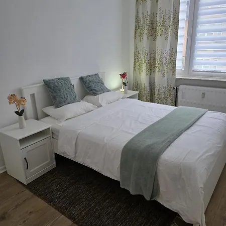 Atomium Canopy 公寓