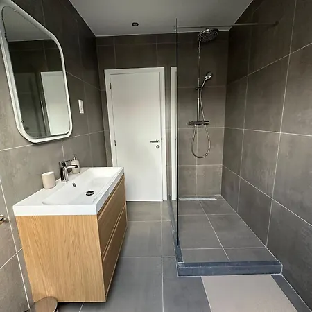 Apartament 3- Duplex Lumineux Au Coeur D'ixelles