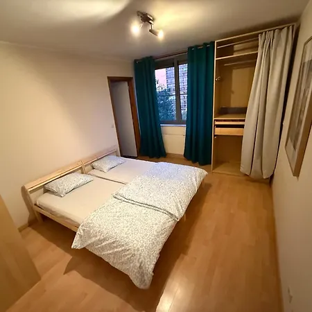 Close To Nato Bus Tram Calm Location Parking Extra Onsite Disc Parking Apartman *