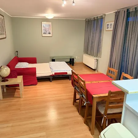 Close To Nato Bus Tram Calm Location Parking Extra Onsite Disc Parking *