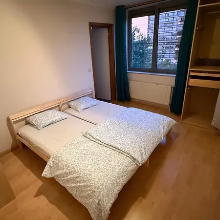 Close To Nato Bus Tram Calm Location Parking Extra Onsite Disc Parking Apartman *