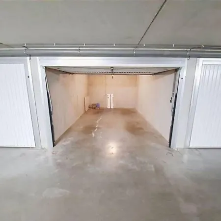 公寓 Close To Nato Bus Tram Calm Location Parking Extra Onsite Disc Parking *