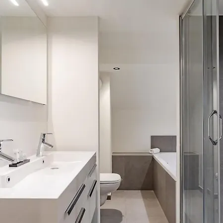 Luxury Penthouse With Panoramic Views 3br Bruksela