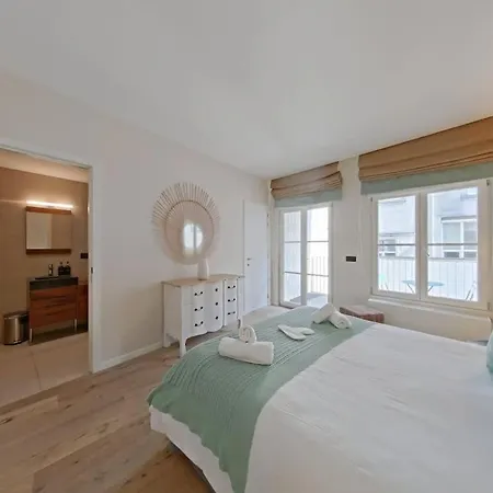 Grand Place Escape Spacious 2br With Charm