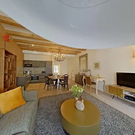 Grand Place Escape Spacious 2br With Charm