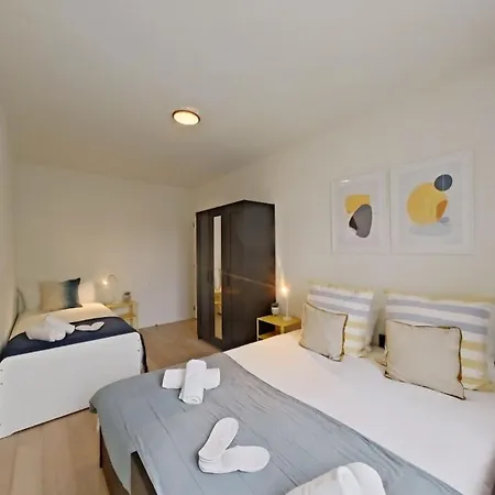 Bright And Modern 2br With A Balcony Apartment *