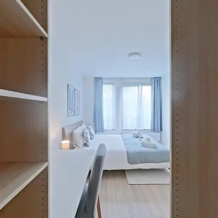 Apartment Bright And Modern 2br With A Balcony *