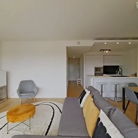 Stylish 2br With Balcony شقة