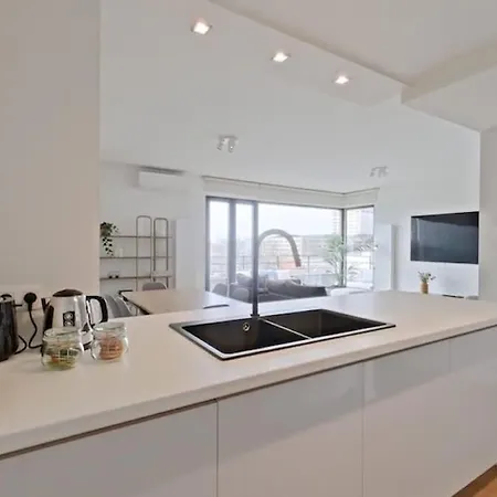 Stylish 2br With Balcony Bruxelles