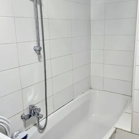 Privee A Uccle Commun Partagee Avec Le Proprietaire Apartment