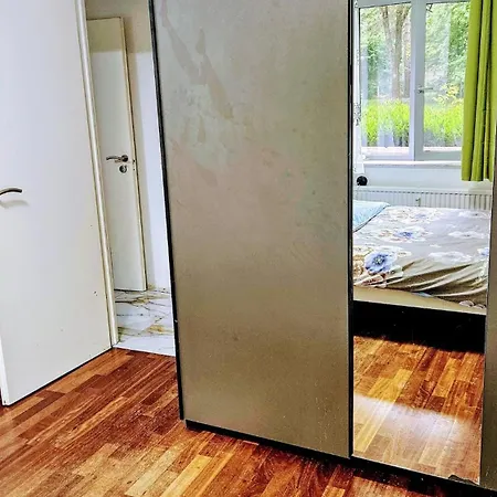 Privee A Uccle Commun Partagee Avec Le Proprietaire Apartment