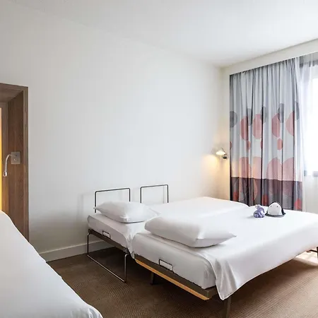 Отель Novotel Off Grand Place