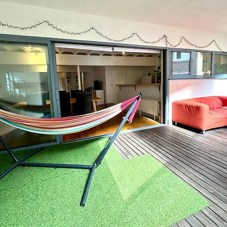 Oasis-spacious Loft In Excellent Location