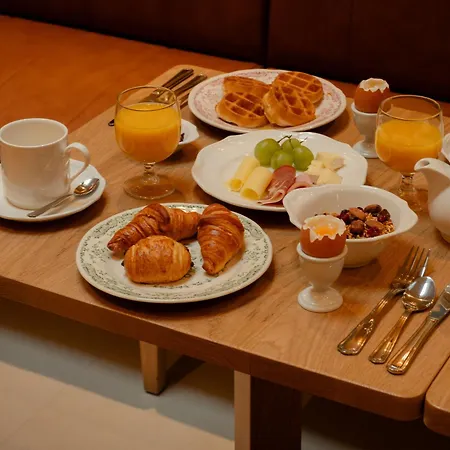 9hotel Chelton 4*