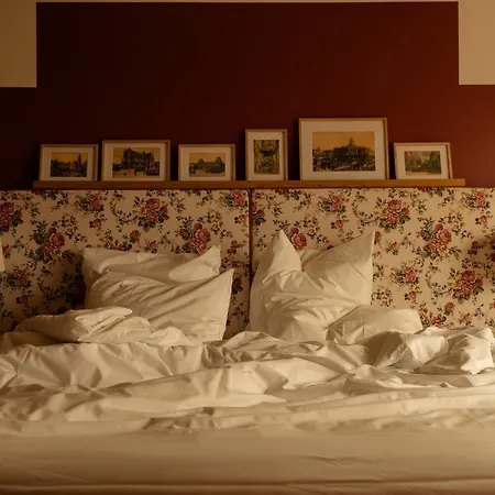 9hotel Chelton 4*