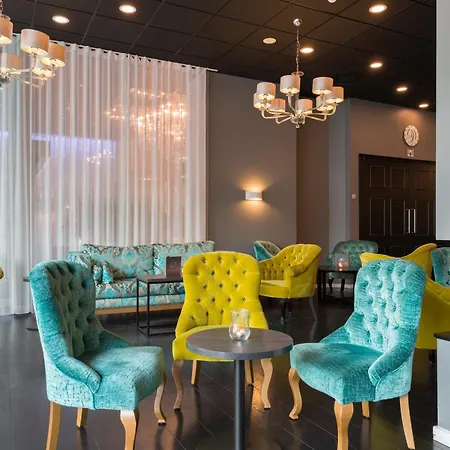 Thon Bristol Stephanie