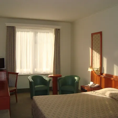 Le Dome Hotel