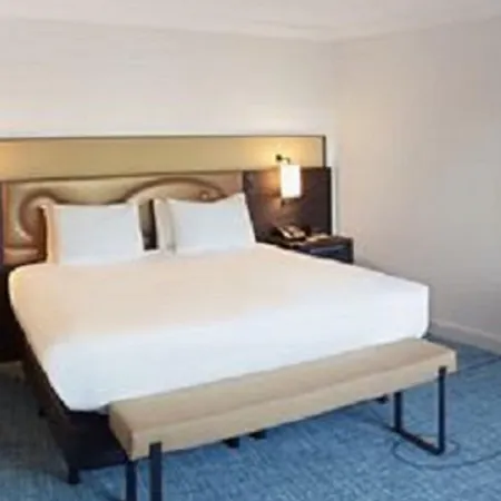 Hilton Grand Place 4*