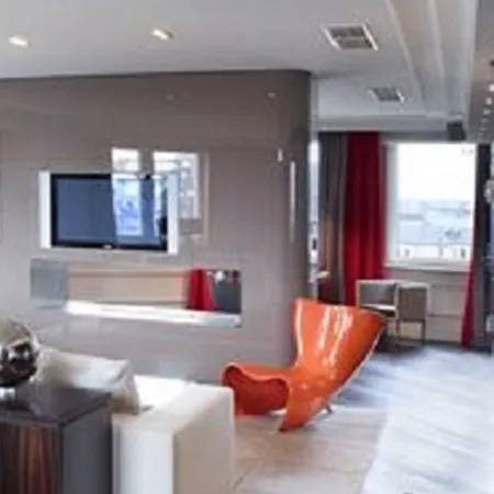 Hilton Grand Place Hotel 4*