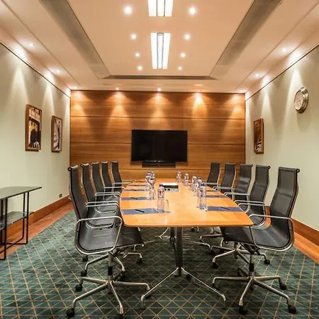 Hilton Grand Place 4*