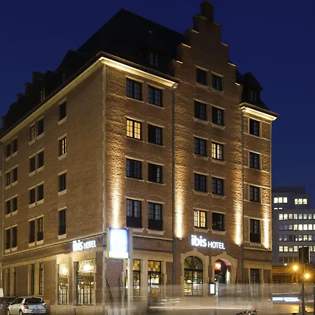 Hotel Ibis Off Grand'place 3*